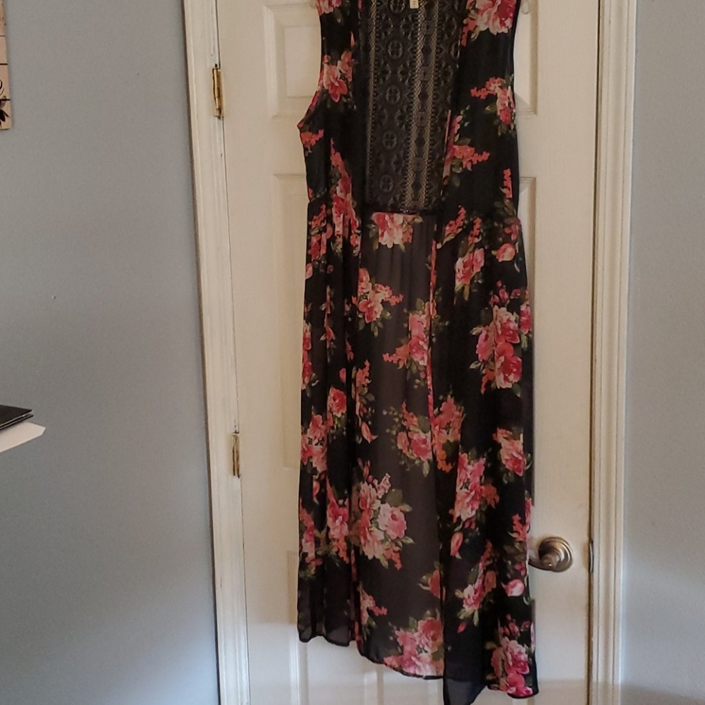 Sheer floral full length kimono with lace detail
